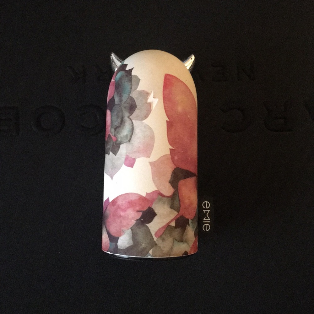 Emie Portable Floral Devil Charger